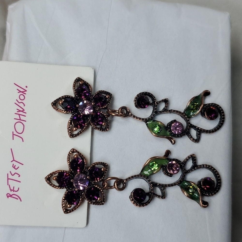 NWT BETSEY JOHNSON EARRINGS - Picture 1 of 6